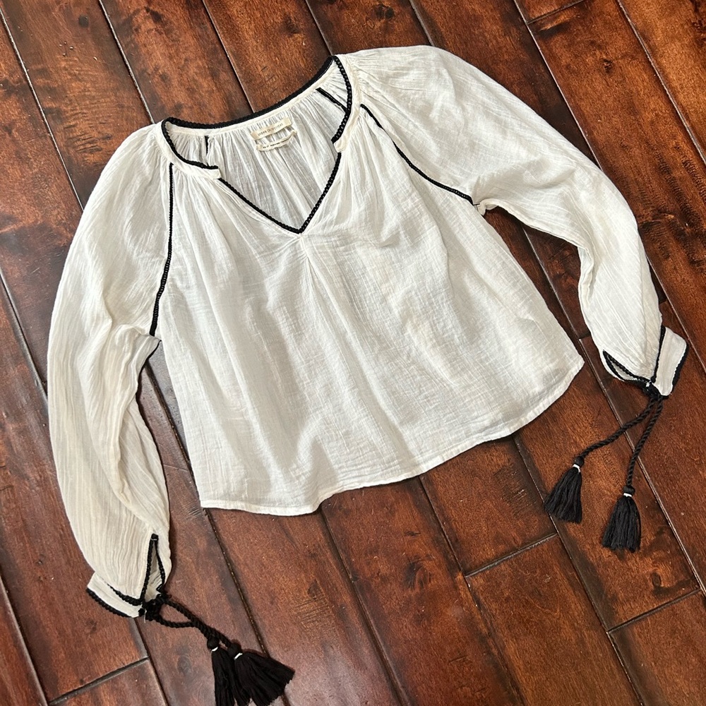Urban Outfitters - Lightweight White Peasant Blouse with Black Trim